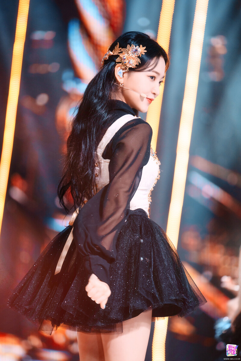 220403 Red Velvet Yeri - 'Feel My Rhythm' at Inkigayo documents 11