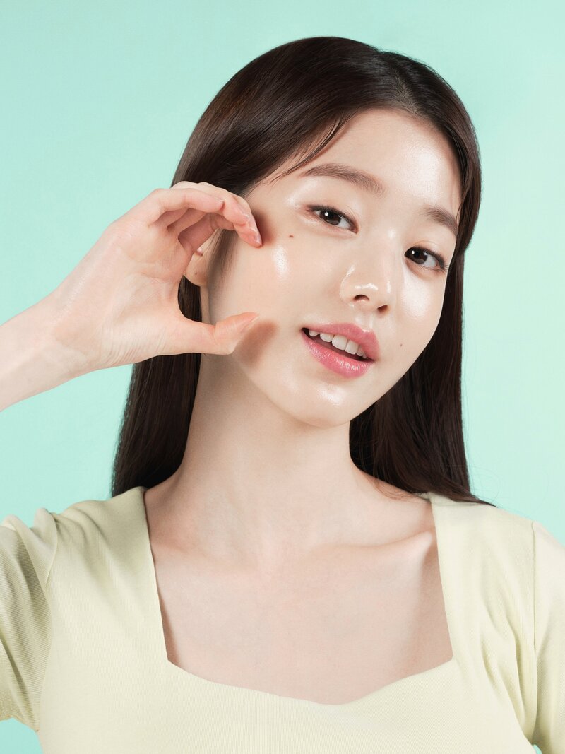 IVE Wonyoung for Innisfree Retinol Cica Repair Ampoule documents 9