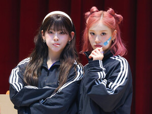 240706 STAYC Seeun and J - MAKESTAR Fansign Event