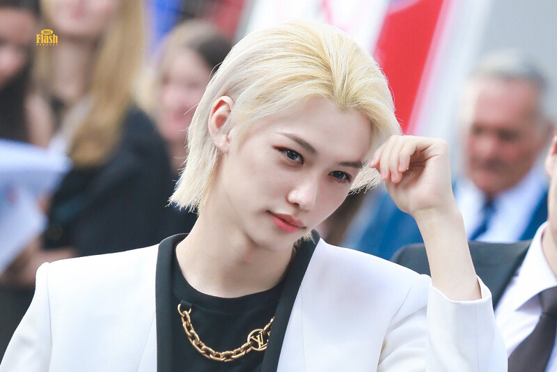 231002 Stray Kids Felix at the Louis Vuitton Spring-Summer 2024 Show PFW23 documents 14