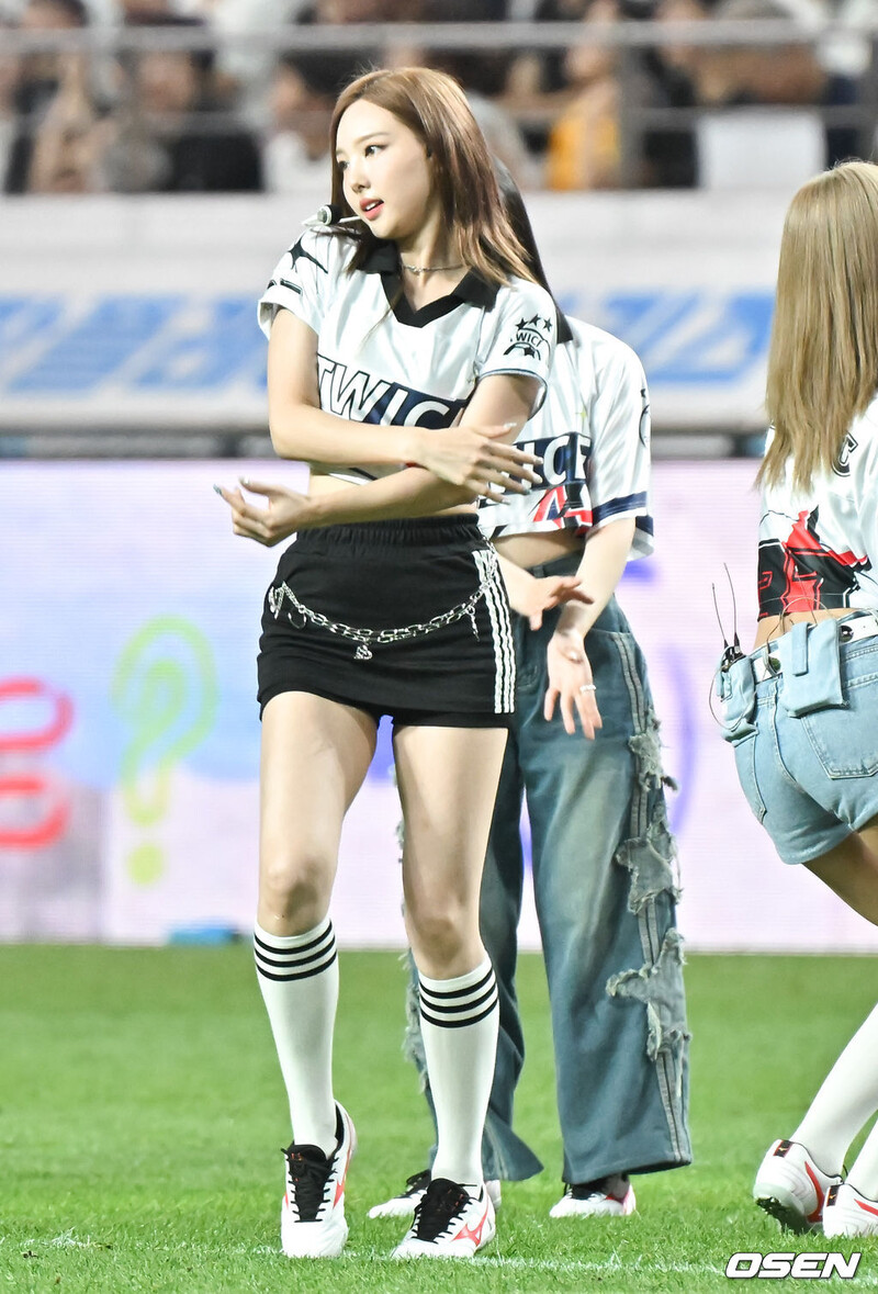 240731 TWICE Nayeon at Team K-League vs. Tottenham Hotspur's Halftime Show documents 3