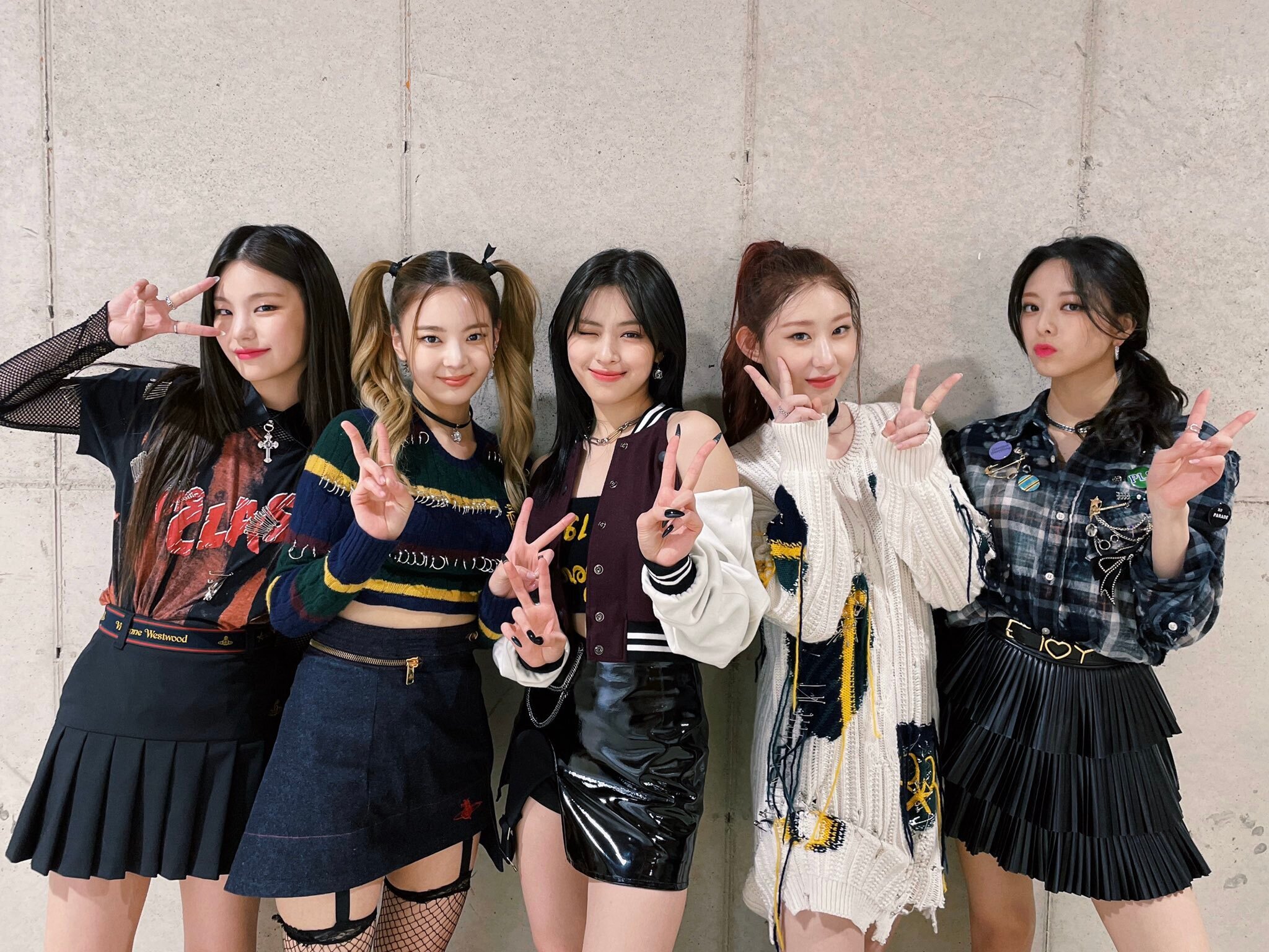 October 31, 2021 ITZY SNS Update | Kpopping