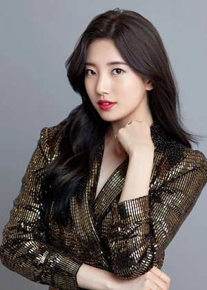 Suzy for Lancome "Teint Idole Ultra Wear" Collection