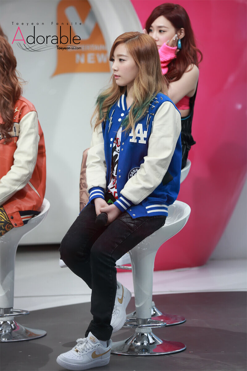 130103 Girls' Generation Taeyeon & YoonA at Mnet Wide documents 6