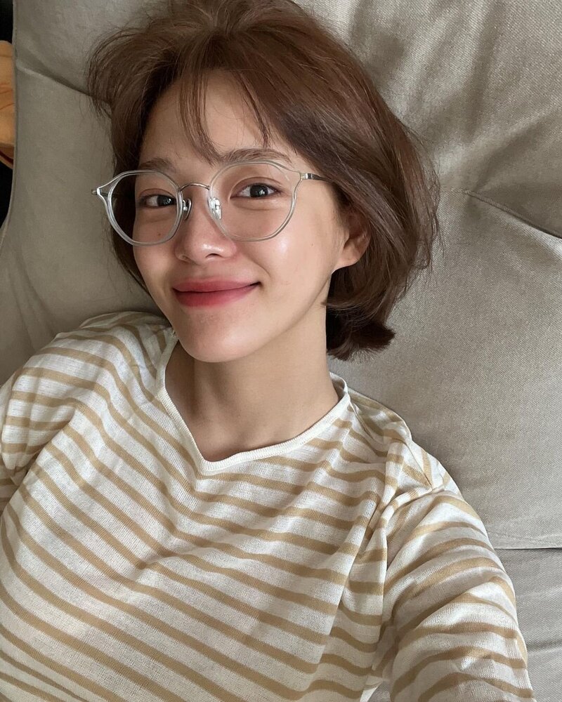 220527 KIMSEJEONG Instagram Update documents 3