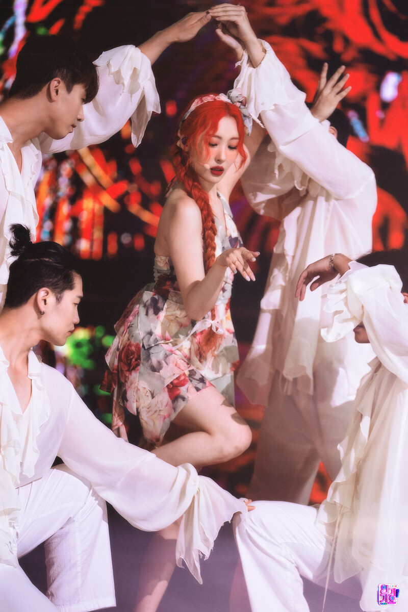 220710 Sunmi - Heart Burn at SBS Inkigayo documents 12