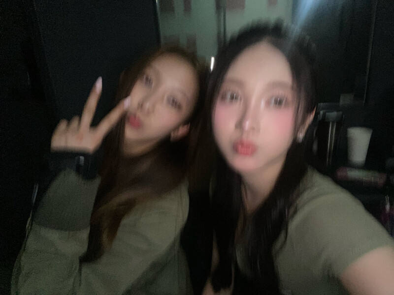 240901 - YOUNG POSSE Twitter Update with YEONJUNG n JIANA documents 1