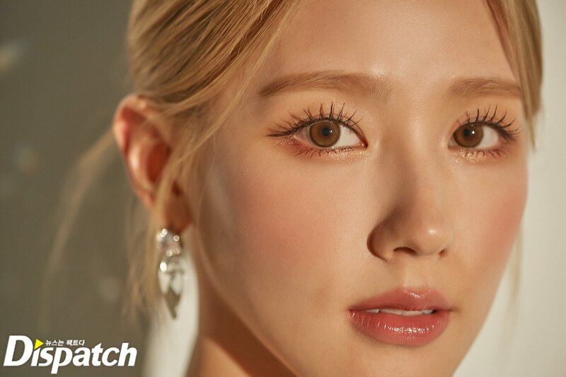 220428 MIYEON- 'MY' Promotion Photoshoot by DISPATCH documents 7