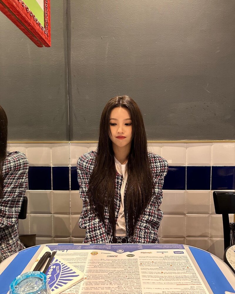 230301 (G)I-DLE Soyeon Instagram Update documents 3