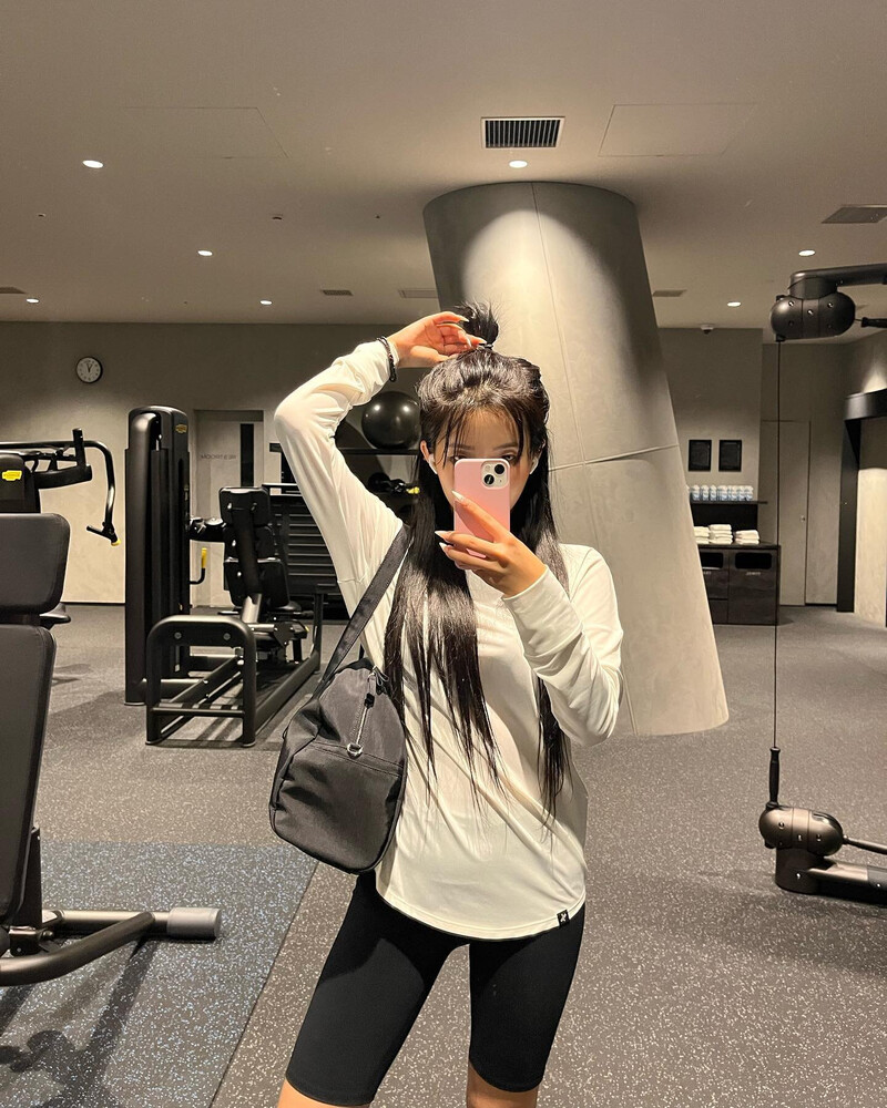 231202 - SOYEON Instagram Update documents 4