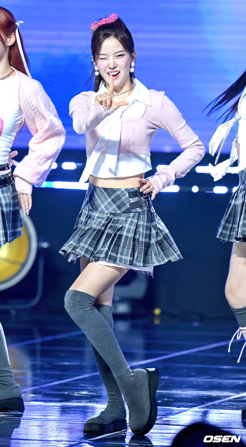 241113 Kep1er Yujin - 'TIPI-TAP' at Show Champion documents 4