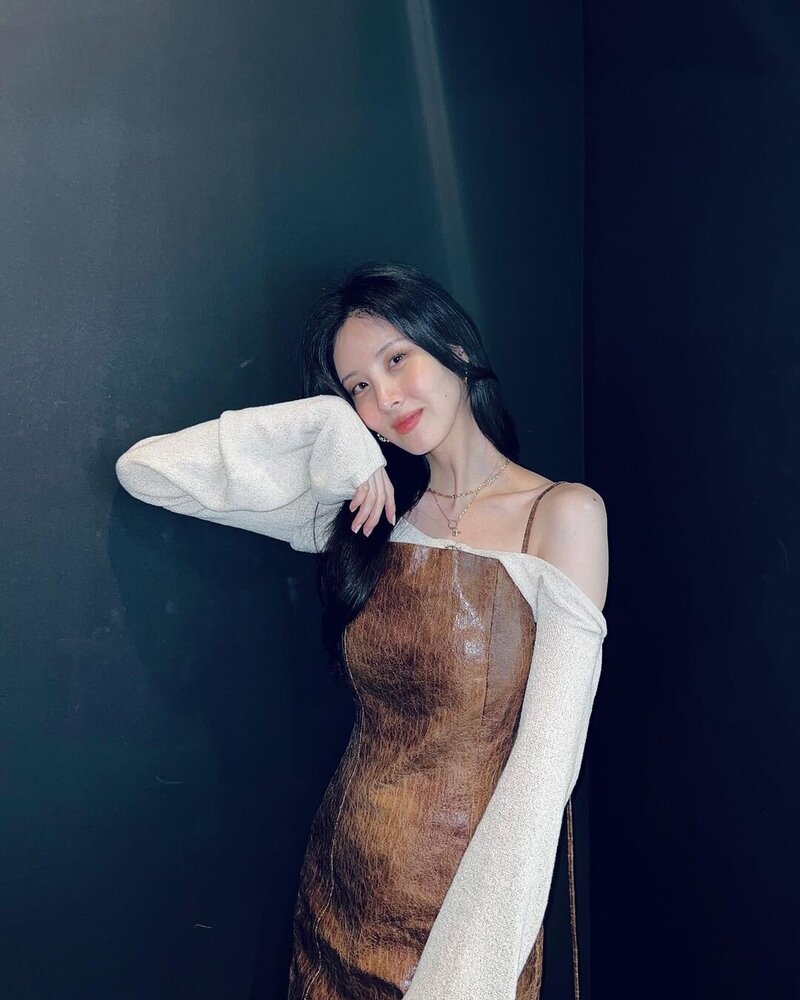 220902 GIRLS' GENERATION Seohyun Instagram Update with Tiffany Young documents 6