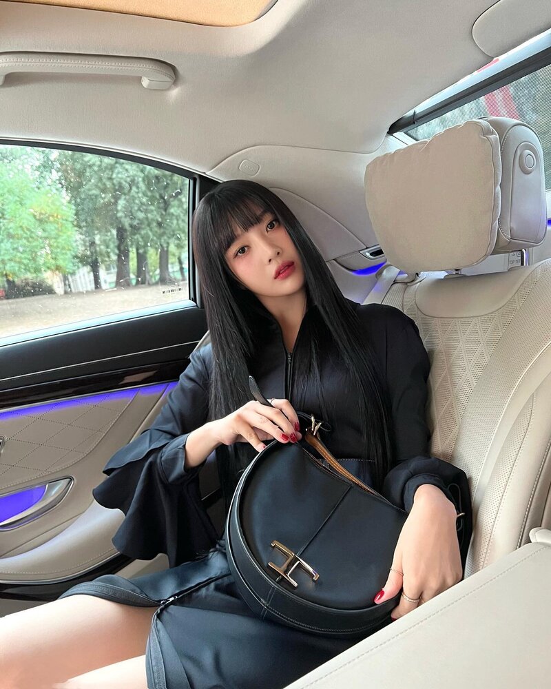 220923 Red Velvet Joy Instagram Update documents 2