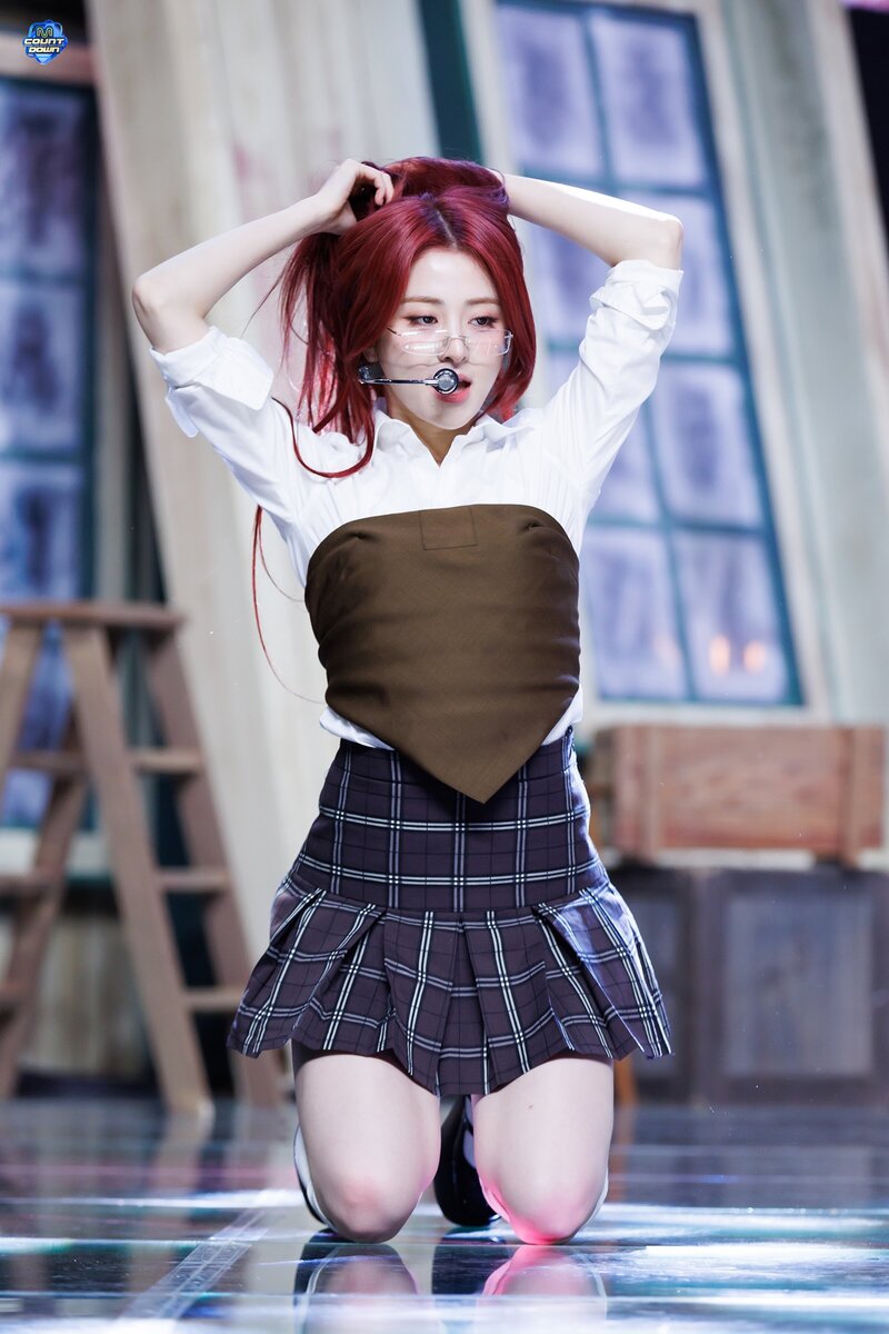 240307 LE SSERAFIM Yunjin - 'EASY' and 'Smart' at M Countdown documents 7