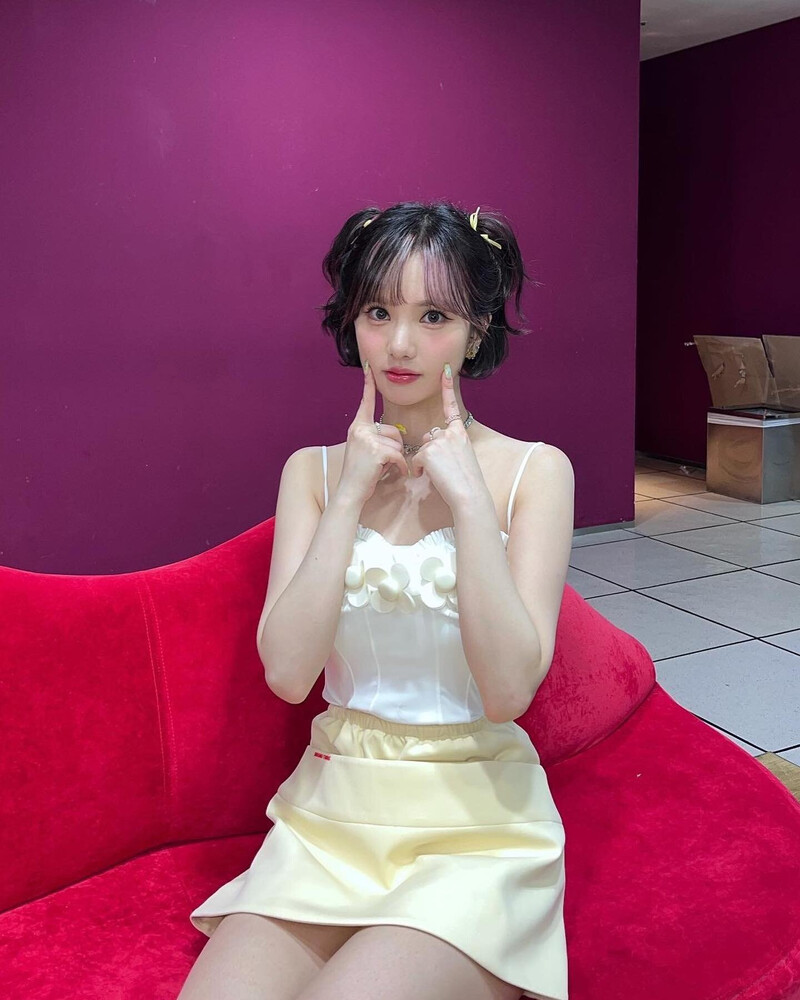 220710 VIVIZ Eunha INstagram Update documents 4