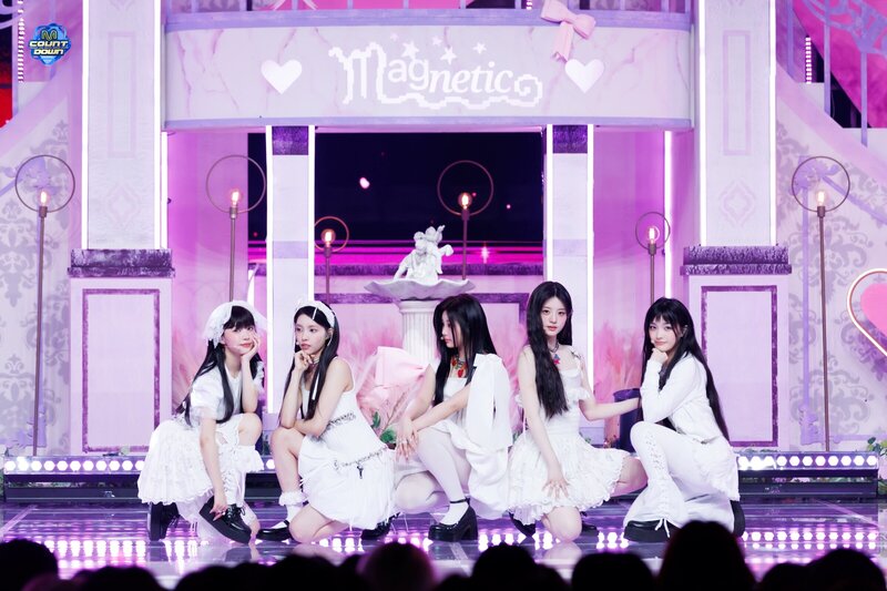 240328 ILLIT - 'Magnetic' and 'My World' at M Countdown documents 9