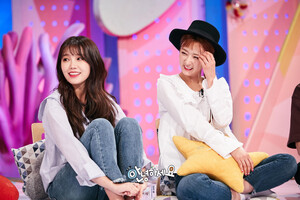 170618 Apink BOMI & EUNJI - at 'Hello Counselor' Official Still-Cuts & Behind