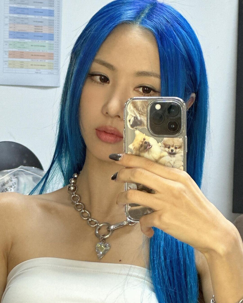 231203 Yoohyeon Instagram Update documents 1