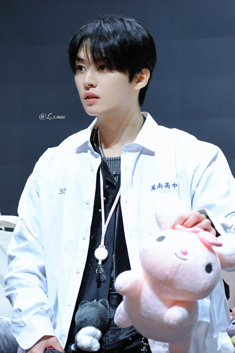 240727 StrayKids Lee Know - Withmu Fansign Event documents 6