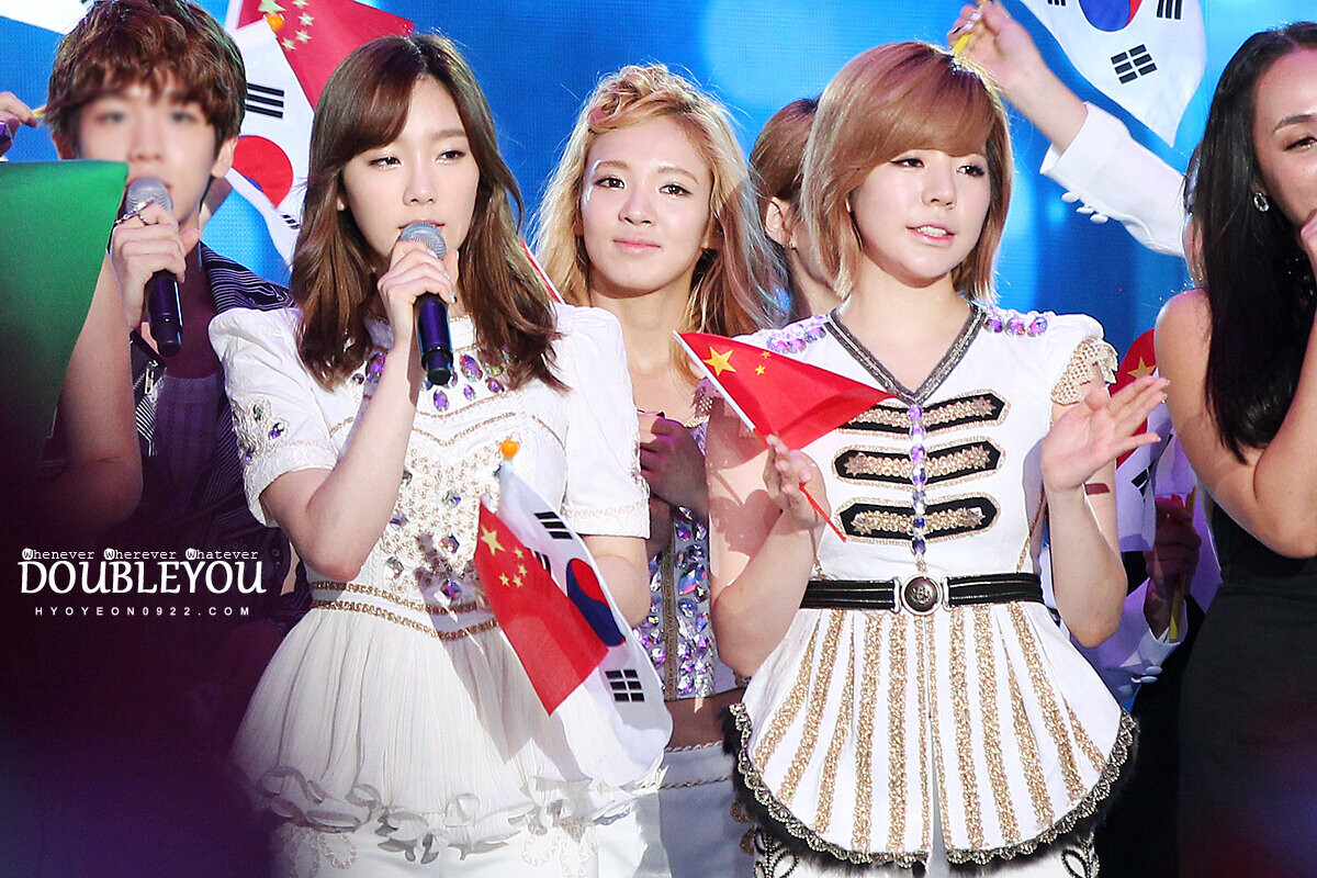 120825 Girls' Generation Hyoyeon at China-Korea Music Festival | kpopping