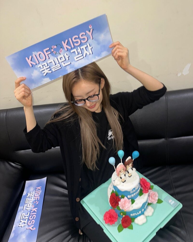 240319 KISS OF LIFE Twitter Update - Julie documents 2