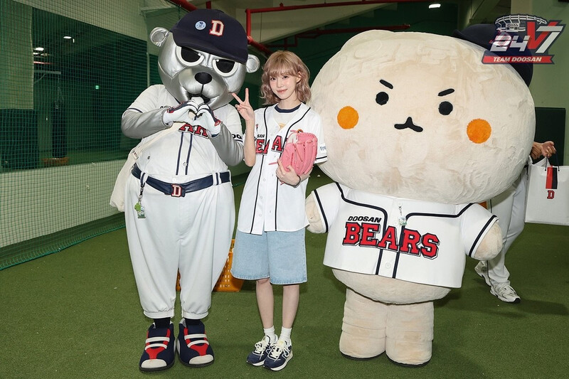 240726 Doosan Bears Instagram Update with WINTER documents 7