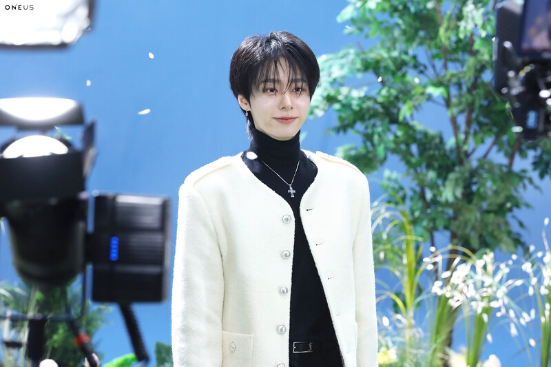 ONEUS 'Rupert's Drop' MV behind documents 15