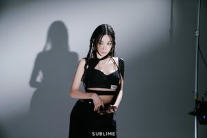 230401 SUBLIME Naver Post - Tiffany Young - GQ Photoshoot Behind
