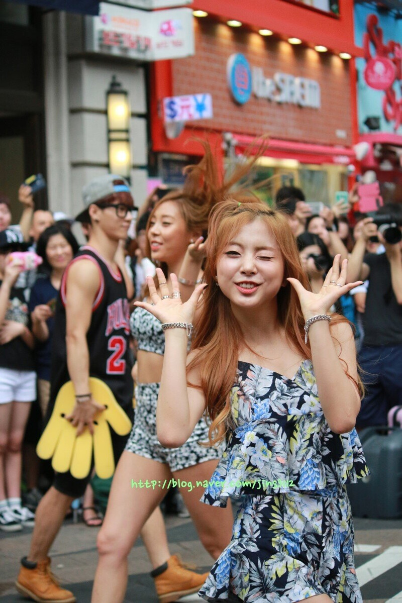 140807 Ladies' Code Zuny at Myeongdong Guerrilla Concert documents 4