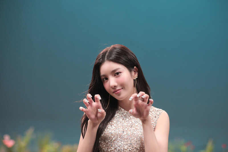 210824 Kwon Eunbi 'Door' MV Shoot by Melon documents 1