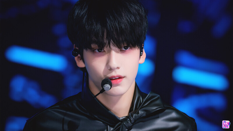 231022 TXT's Soobin at SBS INKIGAYO documents 2