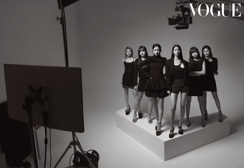 IVE for VOGUE Korea January Issue 2023 documents 3