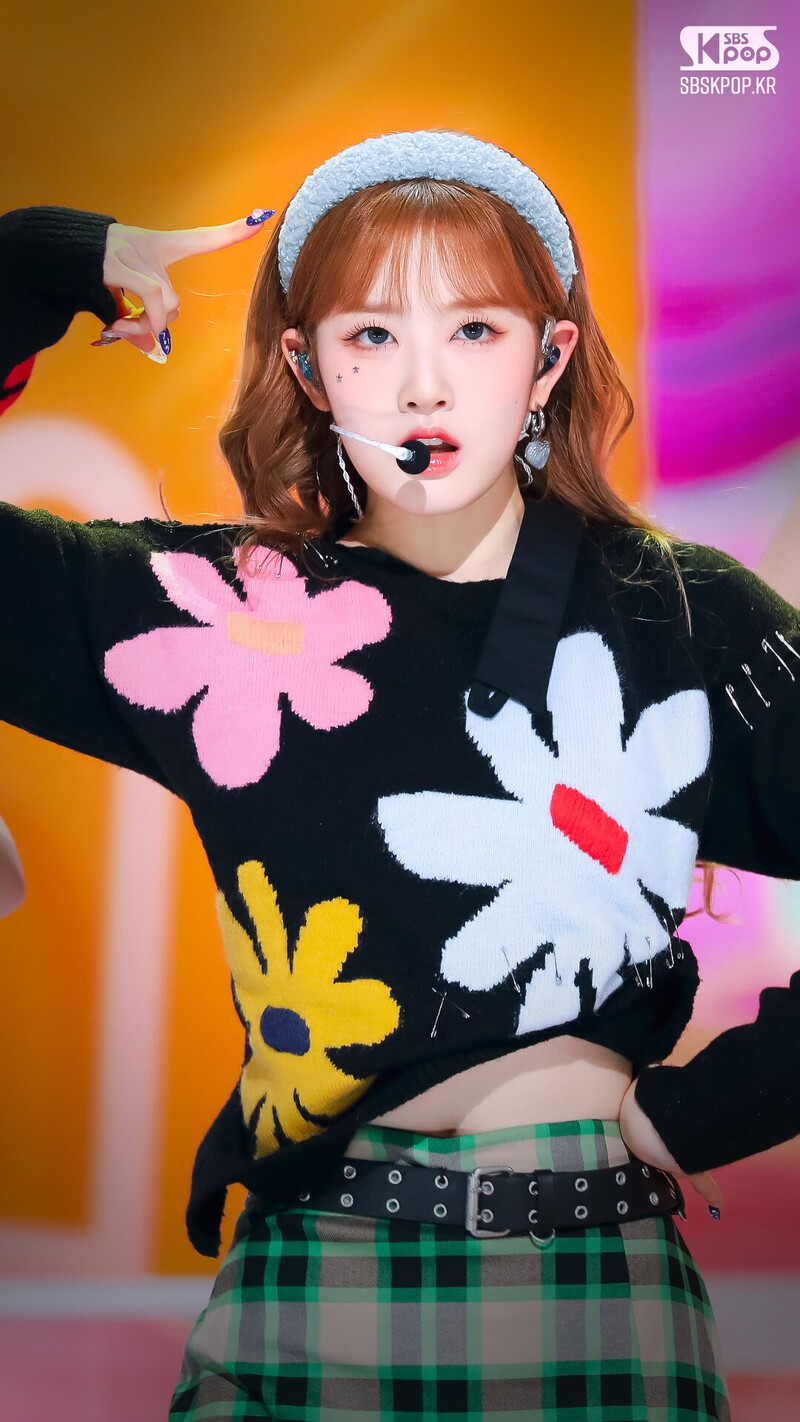 230219 STAYC Sieun - 'Teddy Bear' at Inkigayo documents 3