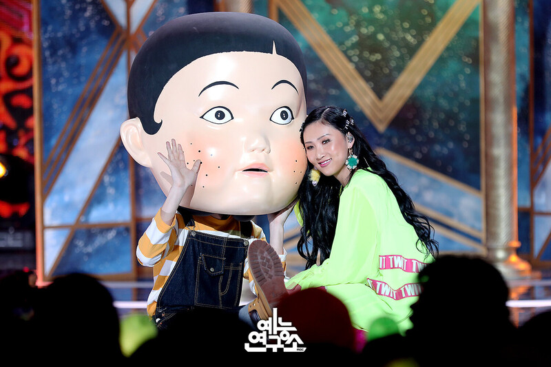 190216 Hwa Sa - "TWIT" at Show! Music Core documents 8