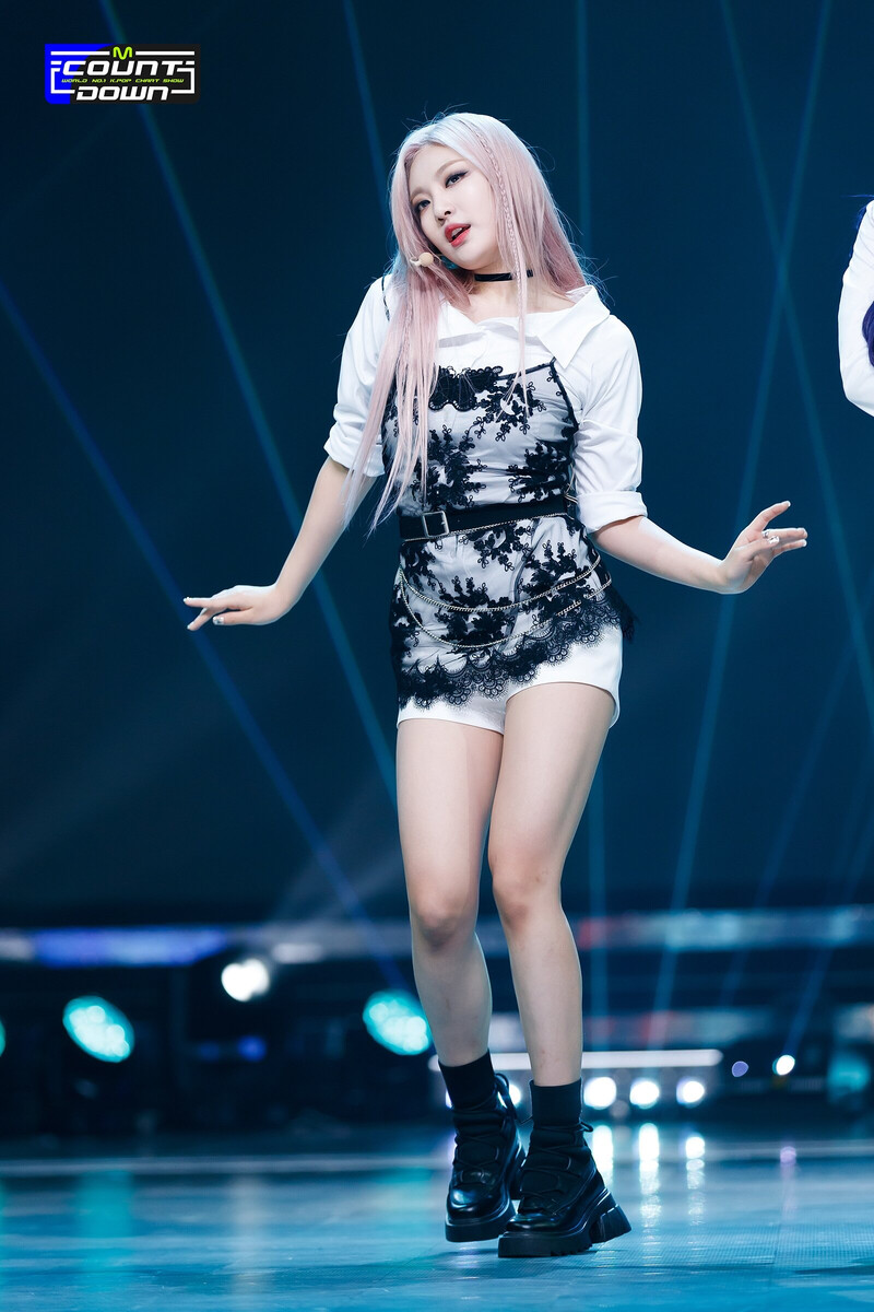 220714 aespa - 'Illusion' at M Countdown documents 10