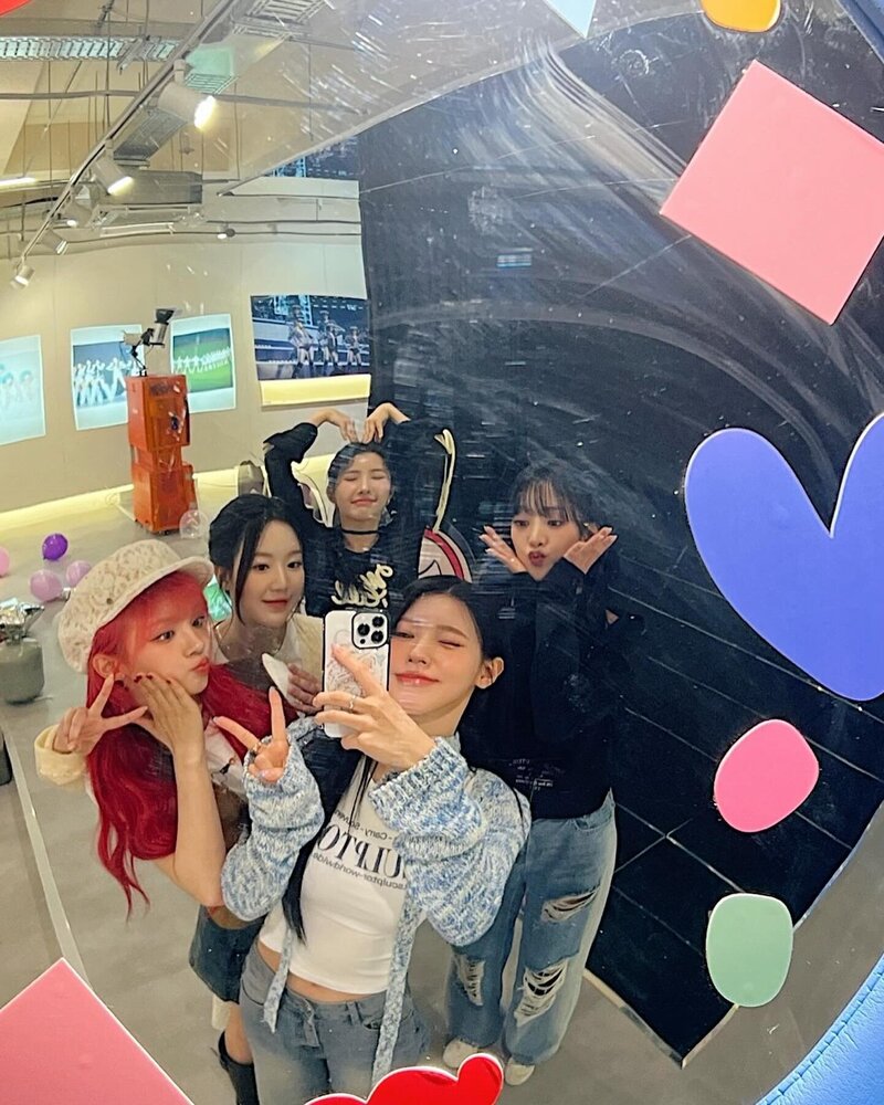 240503 - MINNIE Instagram Update with (G)I-DLE documents 2