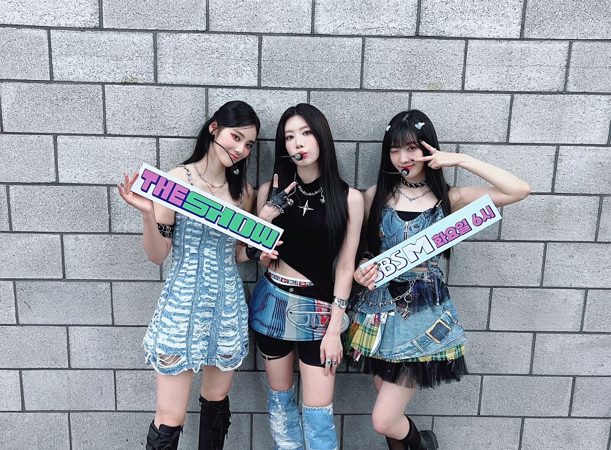 230718 SBS THE SHOW Twitter Update - ODD EYE CIRCLE 