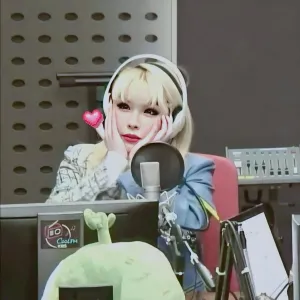 bright up your timeline!:green_heart: Bom at KBS Cool FM Radio Station.