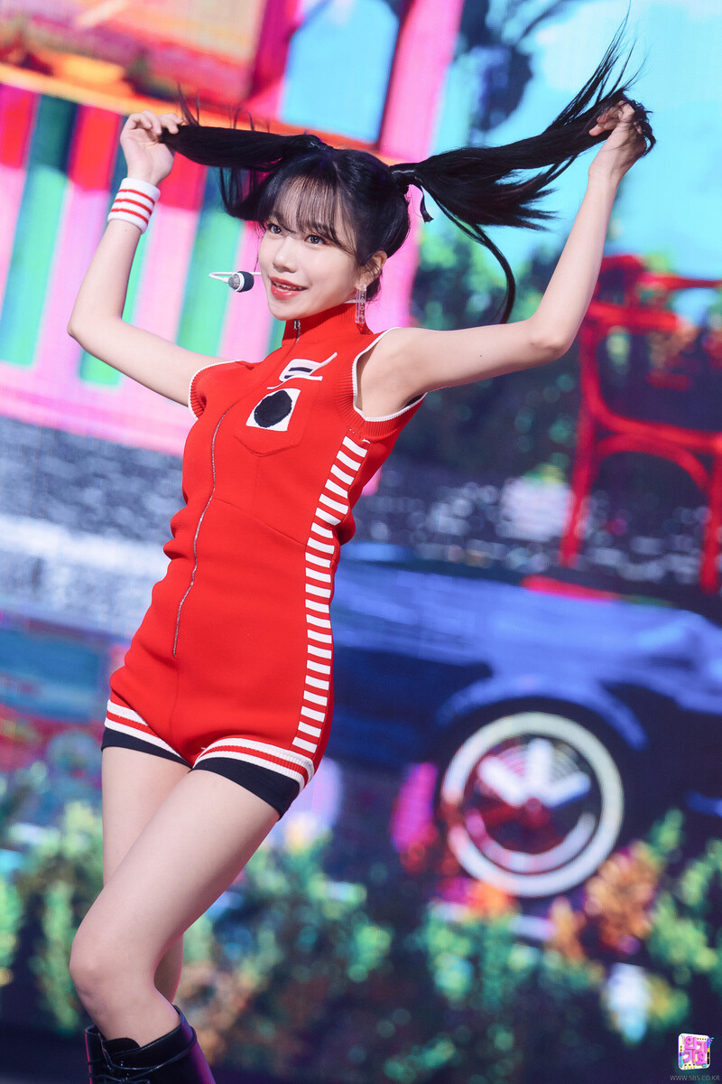 220612 Jo Yuri - 'Love Shhh!' at Inkigayo documents 3