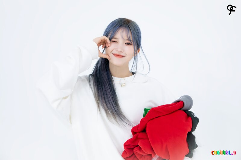 221019 fromis_9 Weverse - <CHANNEL_9> EP39-45 Behind Photo Sketch documents 1