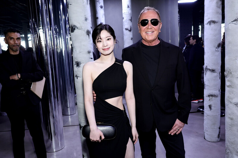 230215 TWICE Dahyun at Michael Kors F/W 23 Collection Fashion Show documents 6