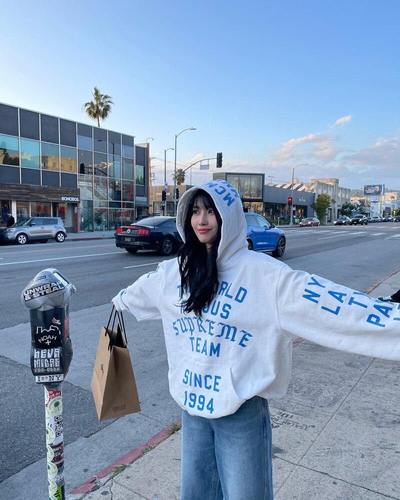 230306 TWICE Momo Instagram Update with Nayeon documents 7