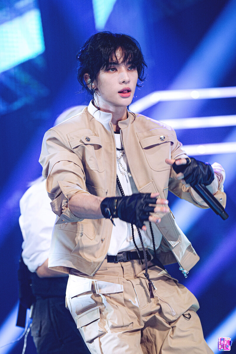 240811 StrayKids Hyunjin - 'JJAM' + 'Chk Chk Boom' at Inkigayo documents 6