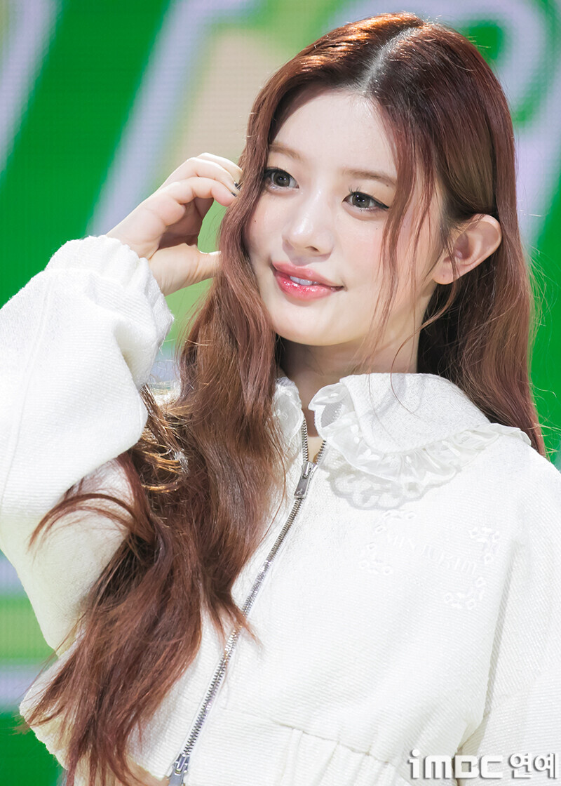 241021 ILLIT Minju at ‘I’LL LIKE YOU’ Media Press Conference documents 4