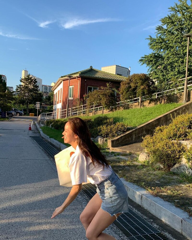 220909 GIRL'S DAY Hyeri Instagram Update documents 6