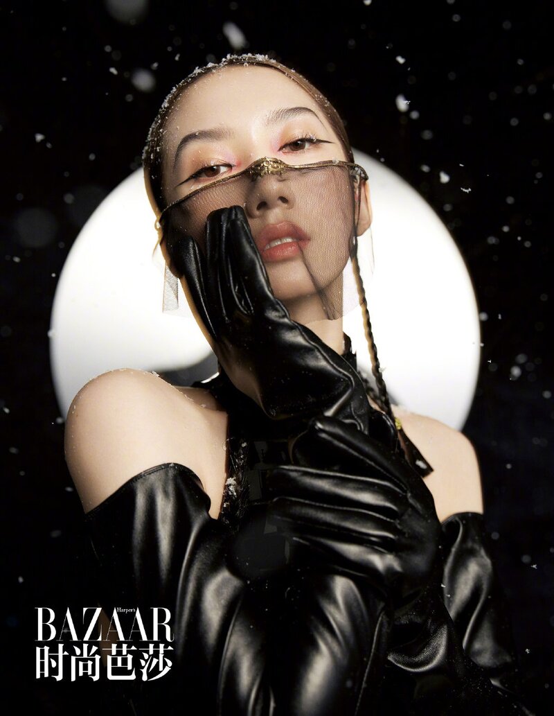 Mei Qi for Harper's BAZAAR China October issue documents 4