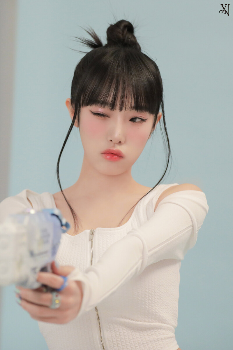 230308 Yuehua Entertainment Naver Update - YENA - lilybyred Behind The Scenes #3 documents 8