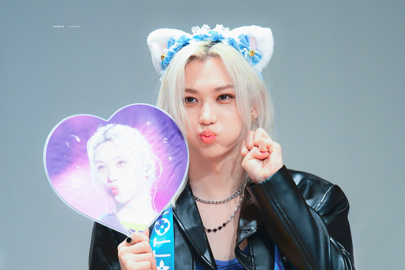 240810 StrayKids Felix - SoundWave Fansign Event documents 3