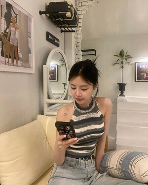 230709 Soojin Instagram Update