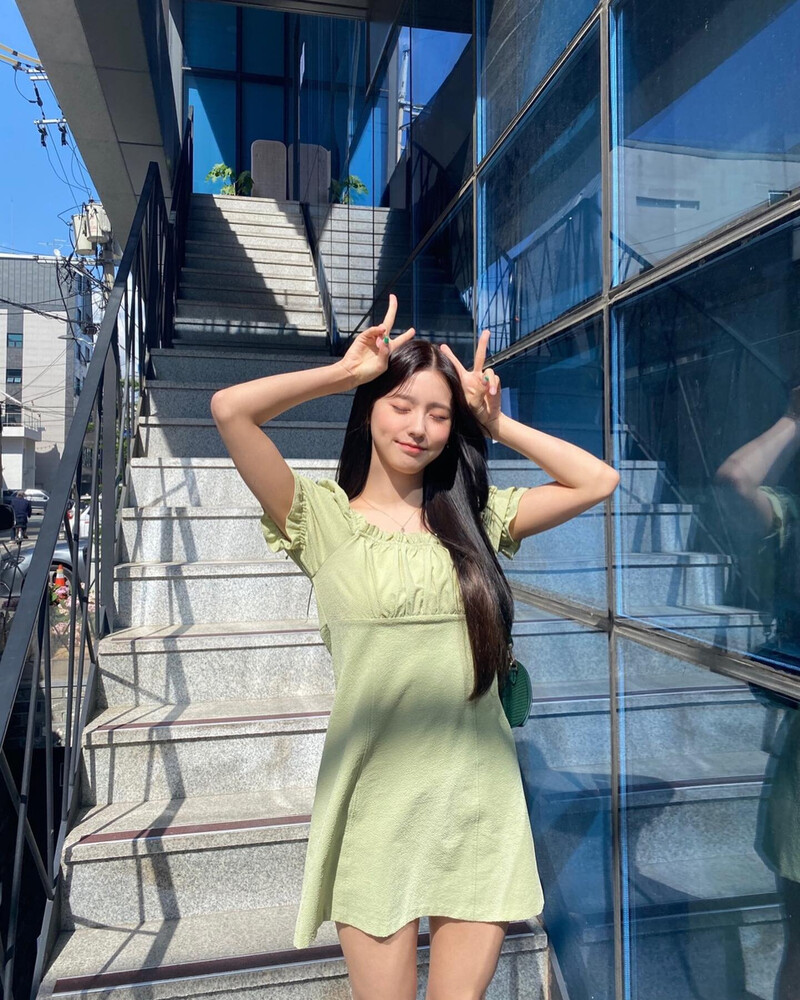 210603 (G)I-DLE Miyeon Instagram Update documents 13